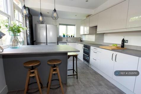 Large Shared Kitchen
