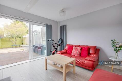 Garden Room. Sofas Belong To Current Tenant.