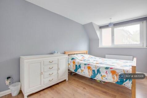 Main Bedroom. Has Big Wardrobe. 