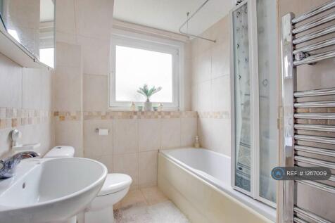 Family Bathroom.