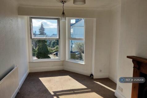 Large, Sunny Living Room 