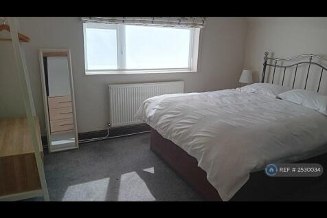 King Size Bedroom Open Plan