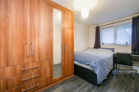 Ensuite Downstairs