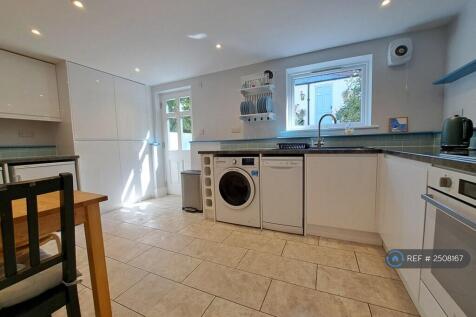 Spacious Kitchen