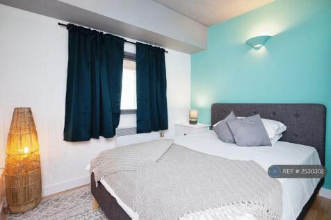 Bedroom 1 (Upper Floor)