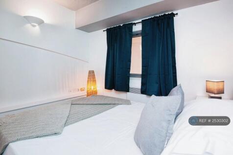 Bedroom 1 (Upper Floor)