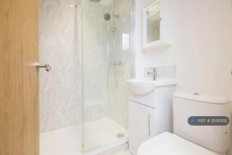 En-Suite (Upper Floor)