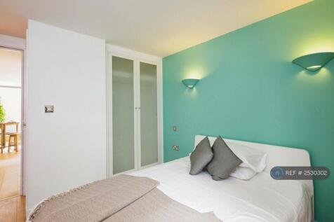 Bedroom 2 (Lower Floor)