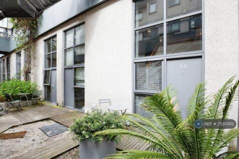 Communal Gardens / Outdoor Seating