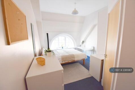 Room 17 - Available
