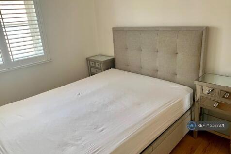 Bedroom 1 (Beds And Side Beds)