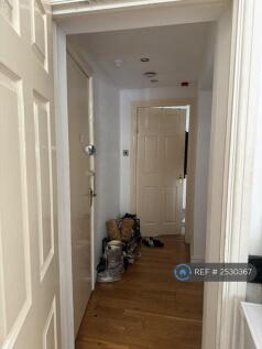 Hallway/ Entrance 