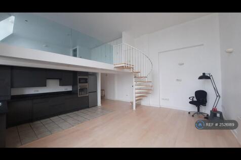 Kitchen &amp; Living