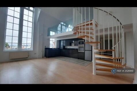 Kitchen &amp; Living