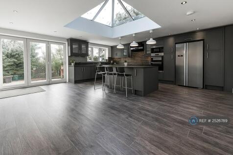 Kitchen ¿ Shown Without Dining Table To Show Size