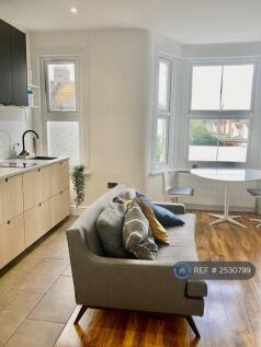 Kitchen &amp; Lounge Dining