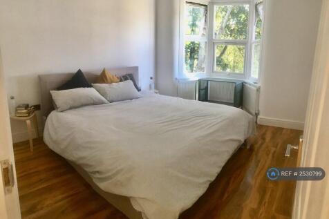 Super King Size Bed - Master Bedroom