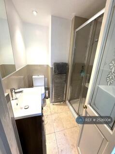 Ensuite Bedroom 3