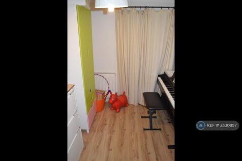 2nd Bedroom With Fitted Wardrobe