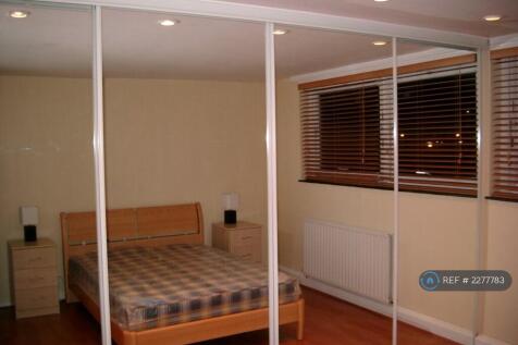 Bedroom 1 (Pic 1)