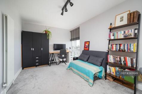 Study / Bedroom 2 - Desk 1