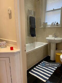 Main Bathrom
