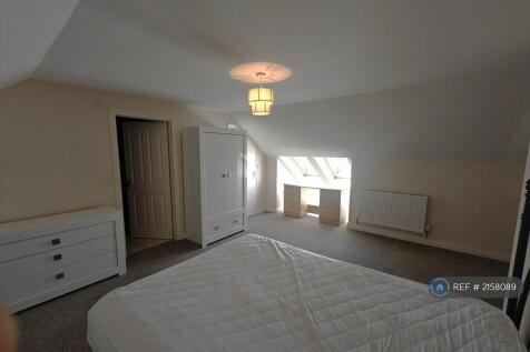 Bedroom 2 (With Ensuite)