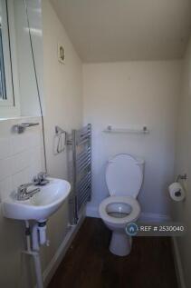 Toilet (1st Floor)