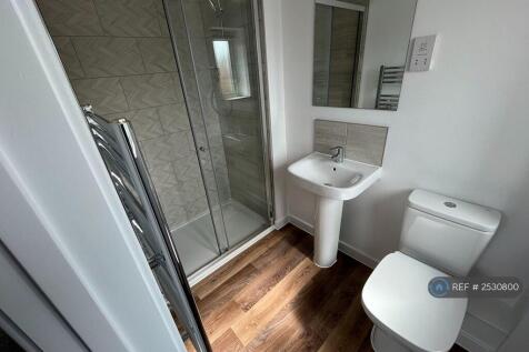 Bedroom 2 Ensuite