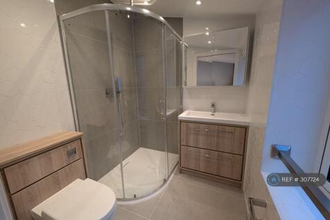 Ensuite For Main Bedroom.