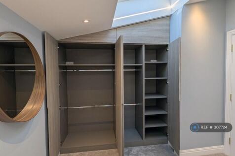 Second Bedroom Large Wardrobe.