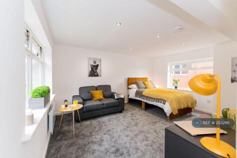 Bedroom/Living Area