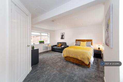 Bedroom/Living Area