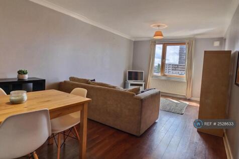 Lounge / Dining