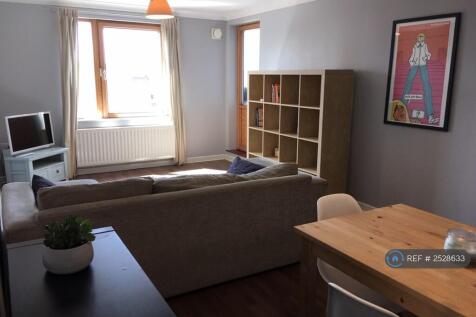 Lounge / Dining