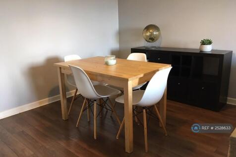 Lounge / Dining