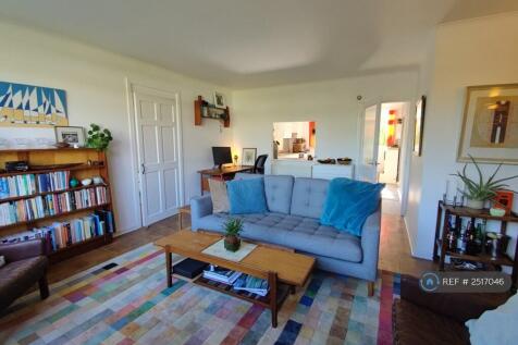Beautiful Bright Putney Living