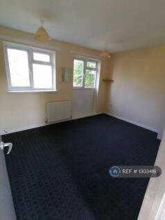 Middle Bedroom