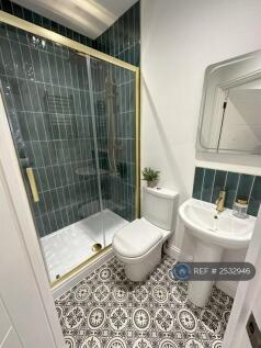 Room 2: En-Suite