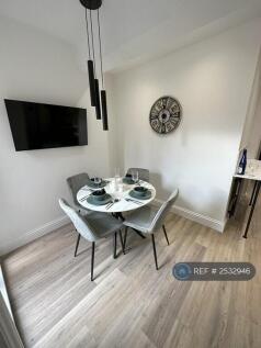 Communal Kitchen Diner