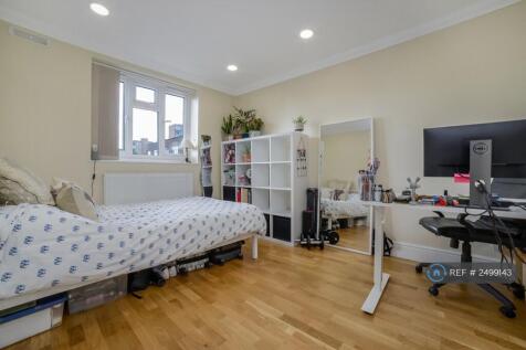 Bed &amp; Mattress, Fitted Wardrobe Provided