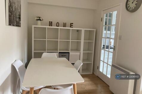 Open Plan Living/Dinning Area