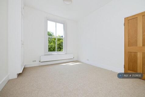 Second Bedroom (Middle Floor)