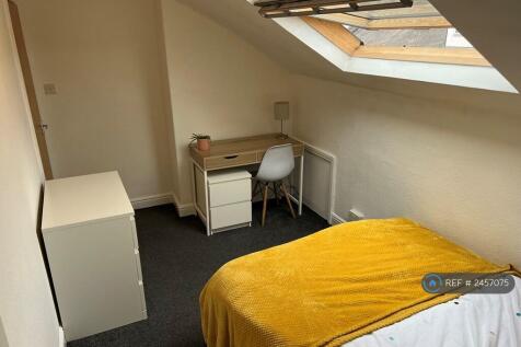 Top Floor Bedroom Room 1