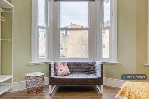 Deluxe Bedroom 1