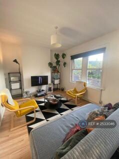 Lounge/Bedroom 1