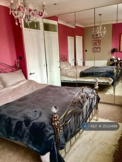 Spacious Double Room With Private Ensuite