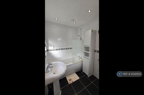 Modern Family Bathroom w/ Bath And Overhead Shower