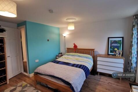 Large Bedroom