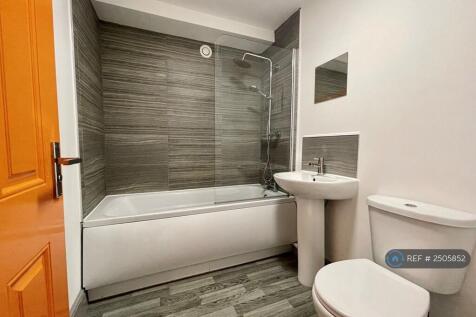 Bedroom 2 Ensuite